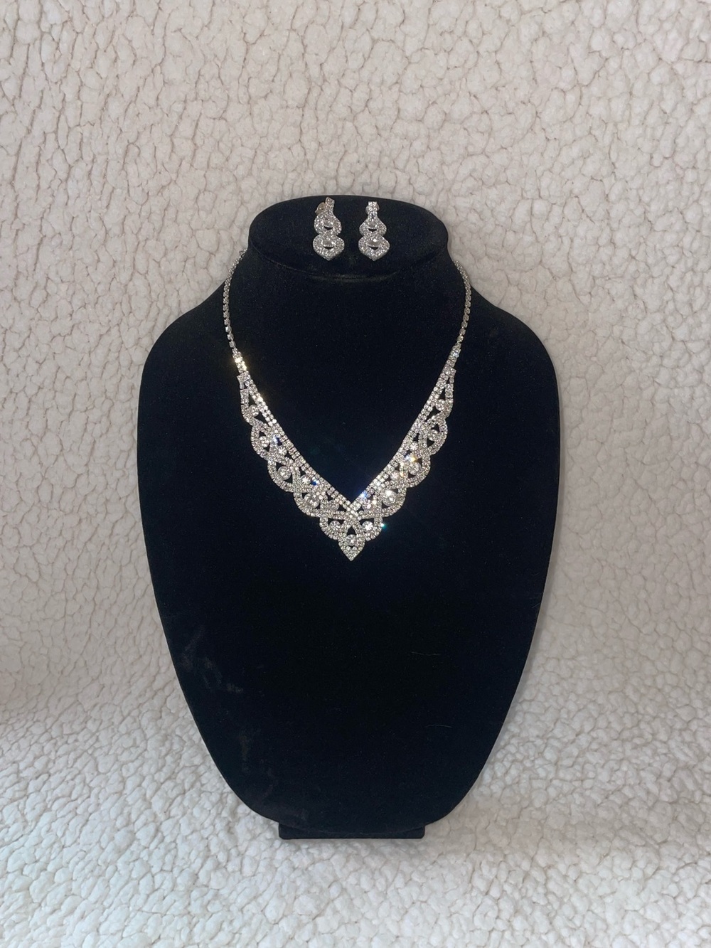 Elegant Silver Crystal V-Front Necklace & Earrings Set